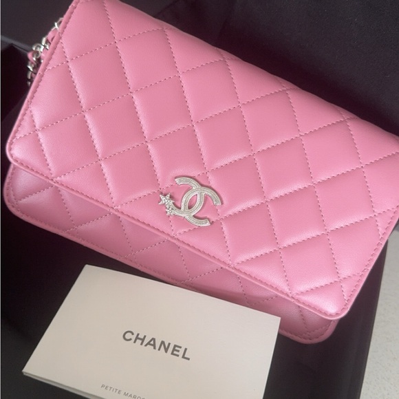 CHANEL Handbags - Chanel pink crystal star clutch wallet on chain purse NEW in box